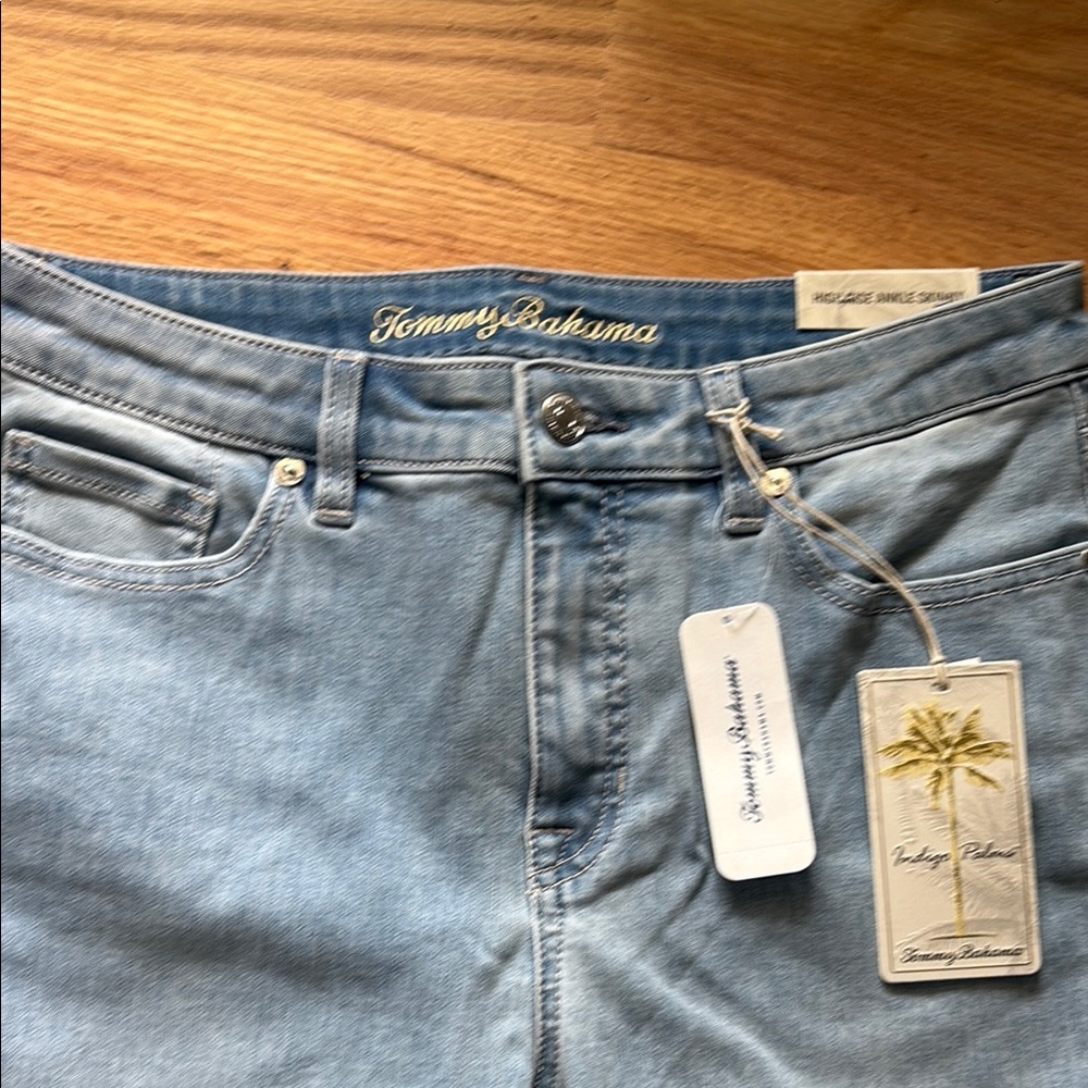 Tommy Bahama Women’s high rise skinny ankle Jeans in Light Blue